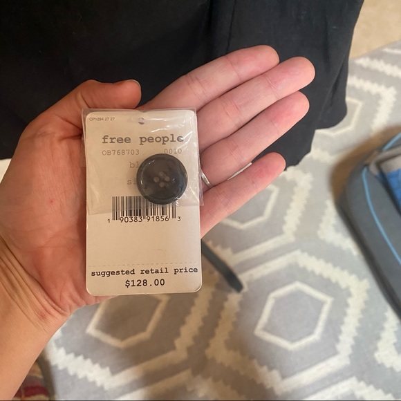 NWT FREE PEOPLE BLACK FLARED SLEEVE LINEN BLAZER L - Picture 3 of 8